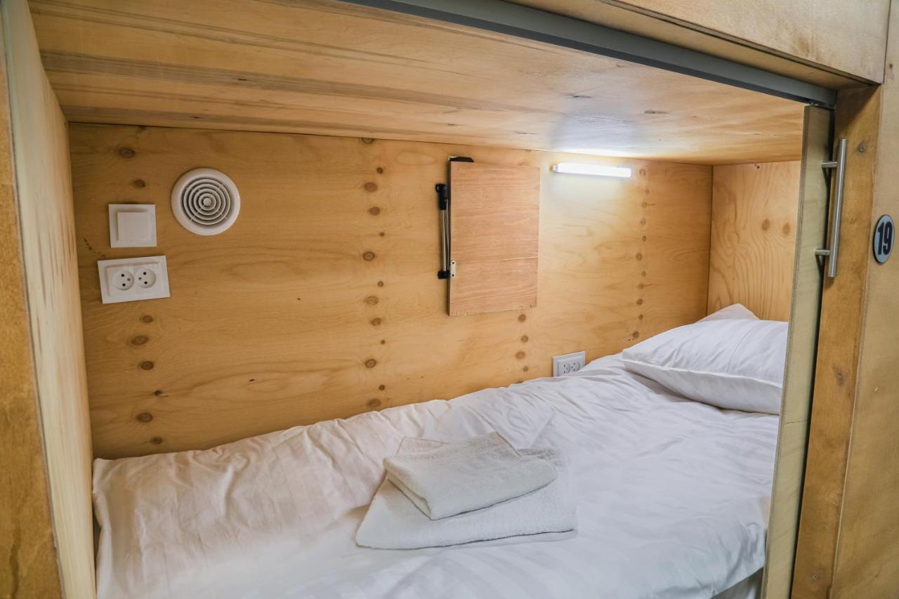Capsule Hotel Osh Exterior foto