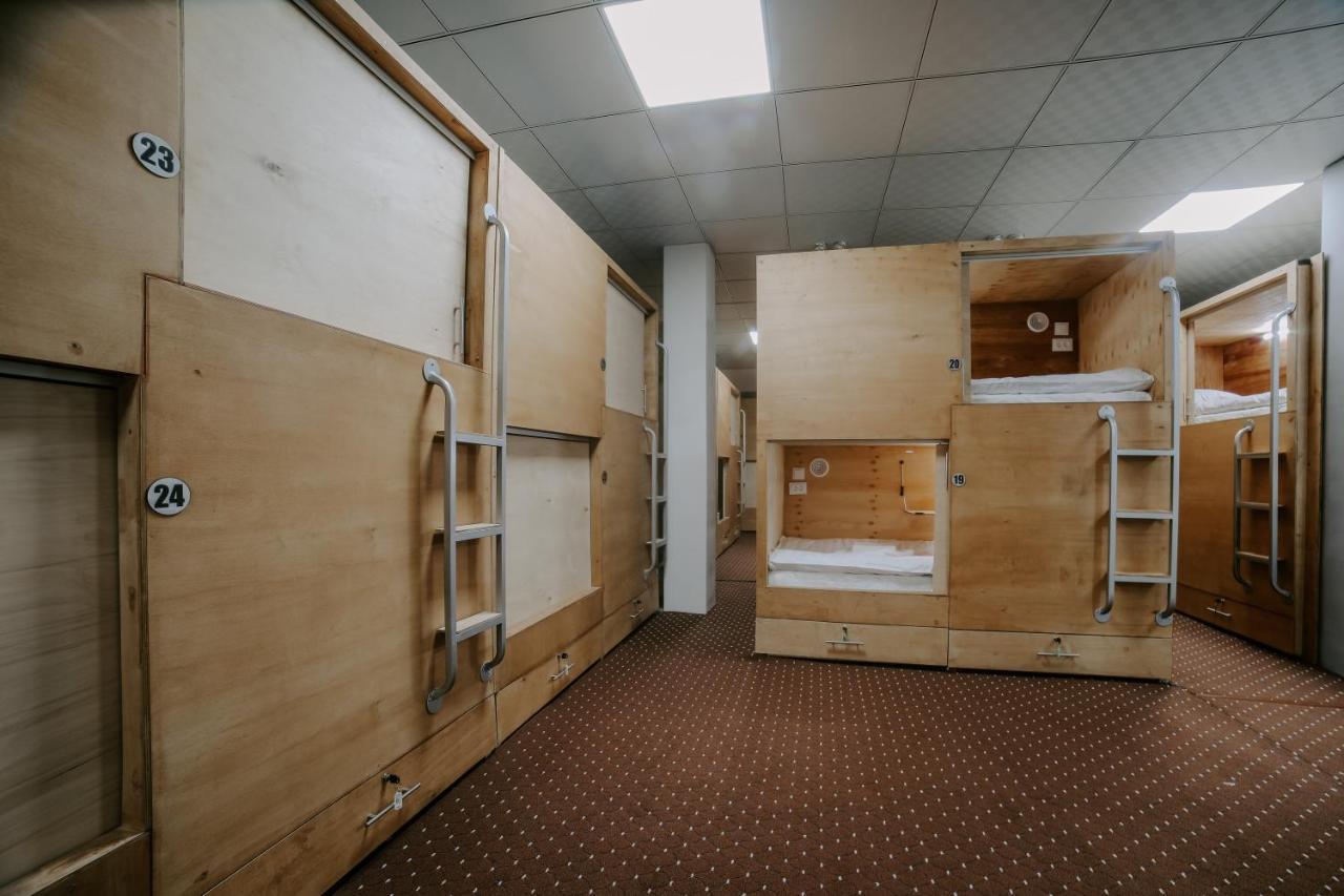 Capsule Hotel Osh Exterior foto