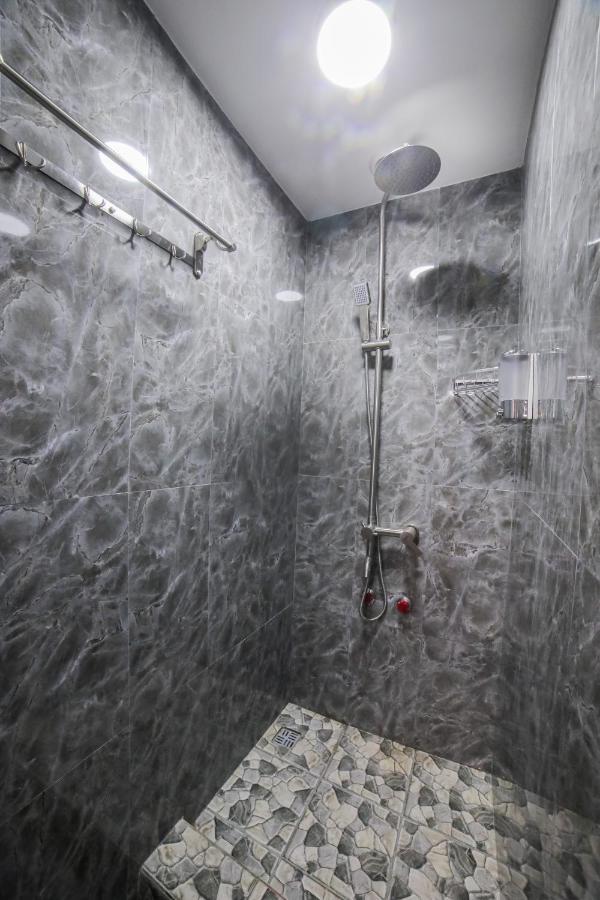 Capsule Hotel Osh Exterior foto