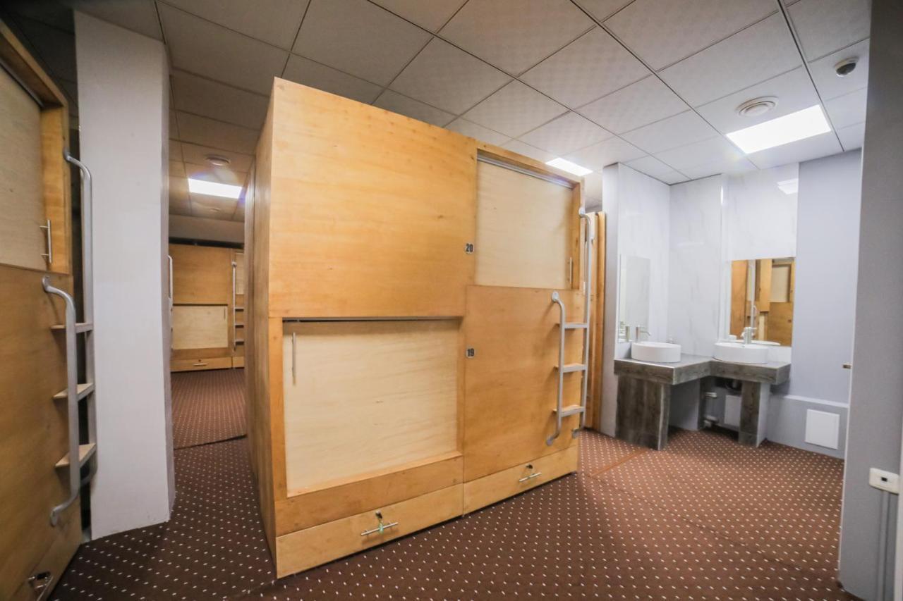Capsule Hotel Osh Exterior foto